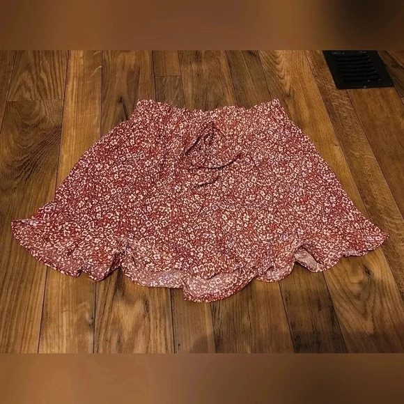 Womens elastic floral print shorts nwt size small - Picture 5 of 5